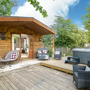 Chalet The Log Cabin With Private Hot Tub,, Bath