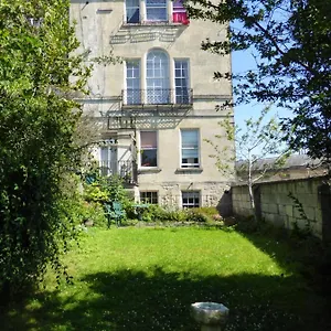 Apartment Georgian Garden Flat With Free Parking, Bath
